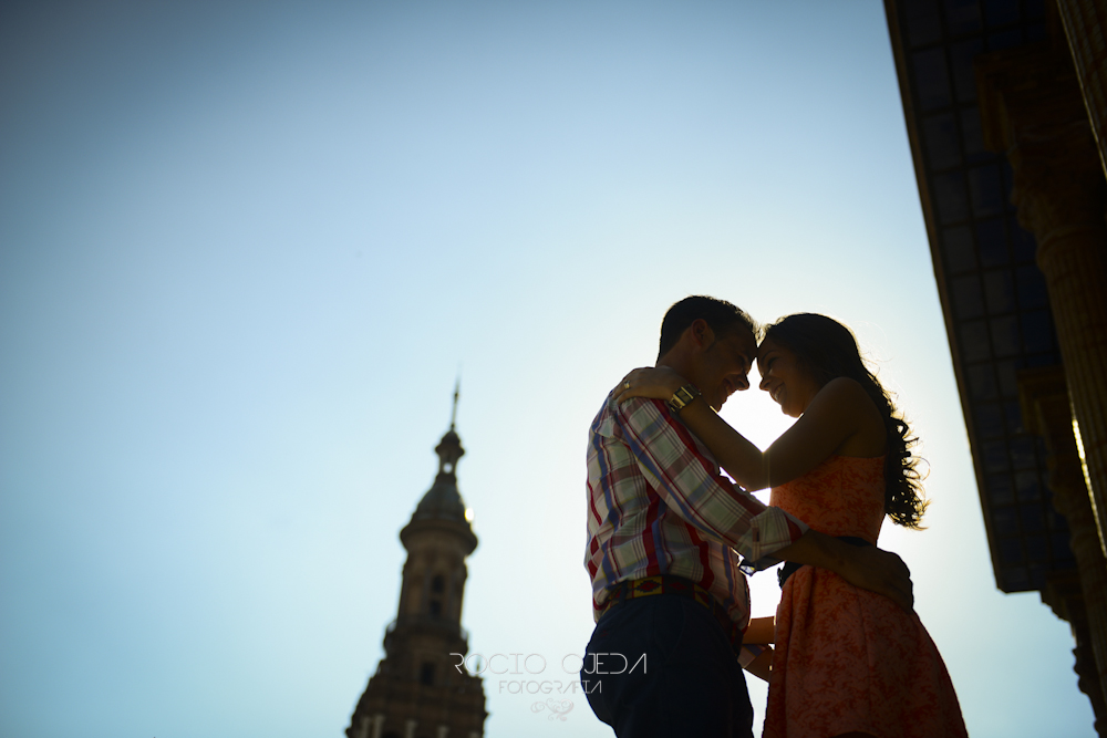 Dos enamorados por Sevilla