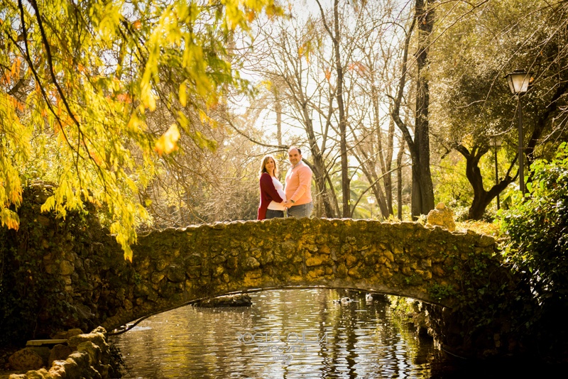 Reportaje de maternidad en el Parque Mª Luisa en Sevilla